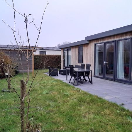 Luxe 5 Persoons Bungalow Op Rustig Vakantiepark Nabij Leeuwarden Dronrijp ภายนอก รูปภาพ