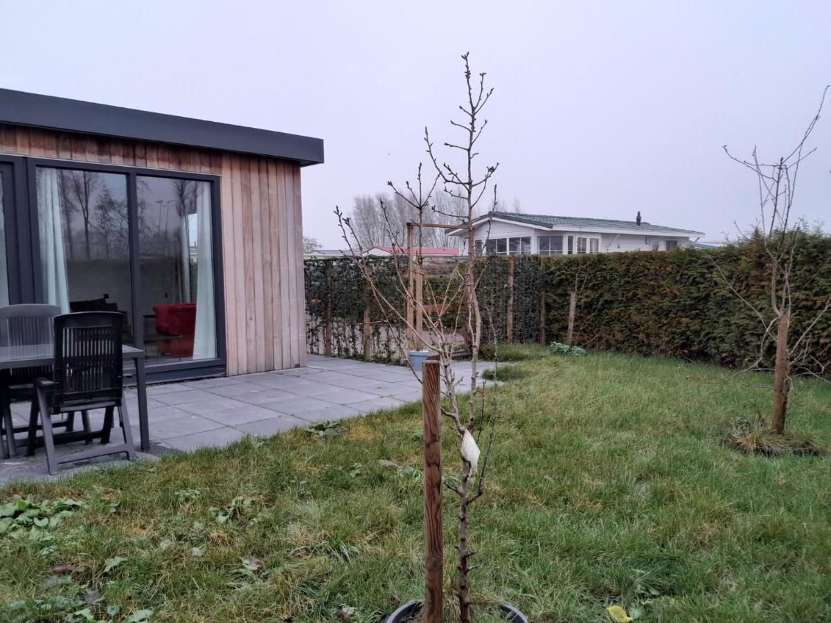 Luxe 5 Persoons Bungalow Op Rustig Vakantiepark Nabij Leeuwarden Dronrijp ภายนอก รูปภาพ