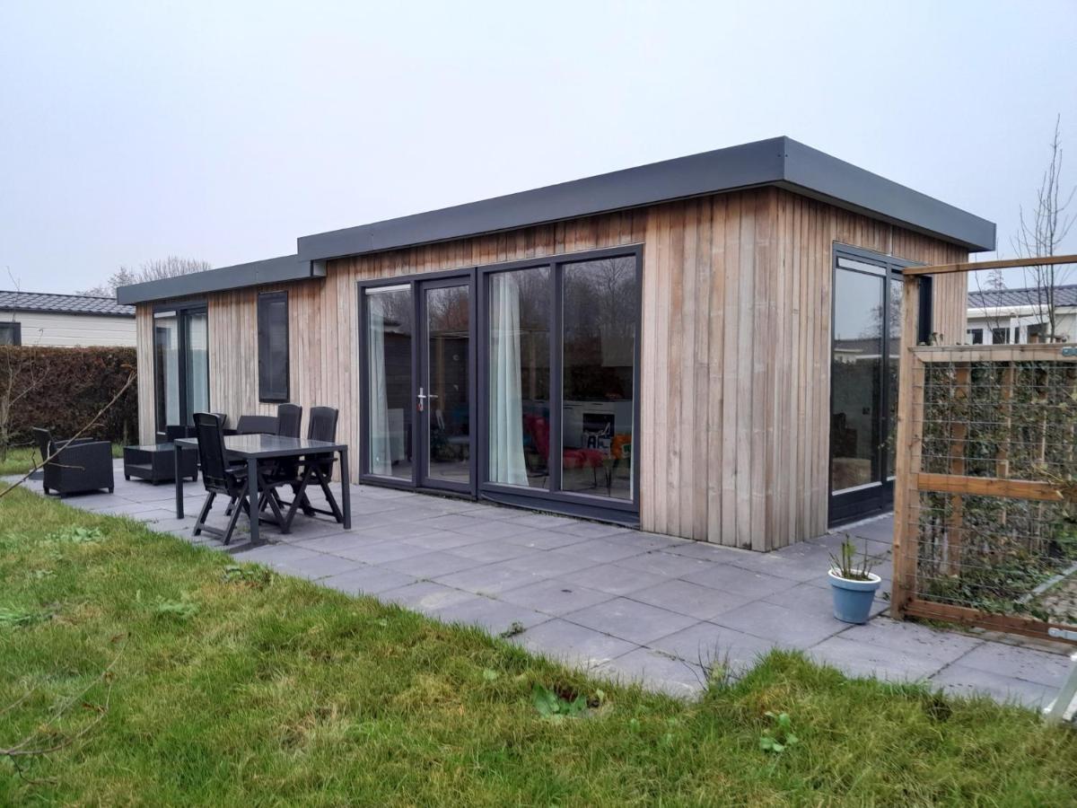 Luxe 5 Persoons Bungalow Op Rustig Vakantiepark Nabij Leeuwarden Dronrijp ภายนอก รูปภาพ