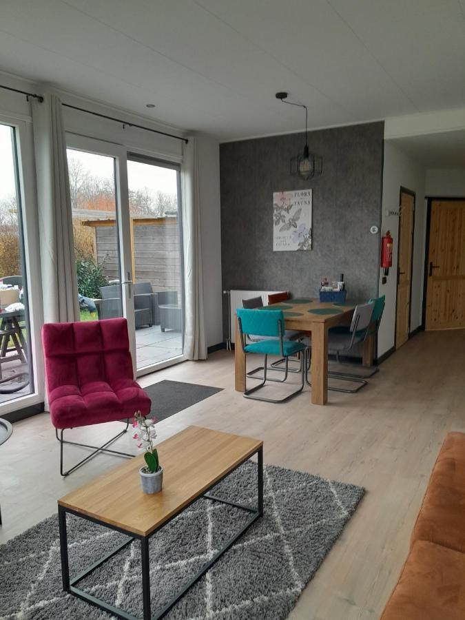 Luxe 5 Persoons Bungalow Op Rustig Vakantiepark Nabij Leeuwarden Dronrijp ภายนอก รูปภาพ