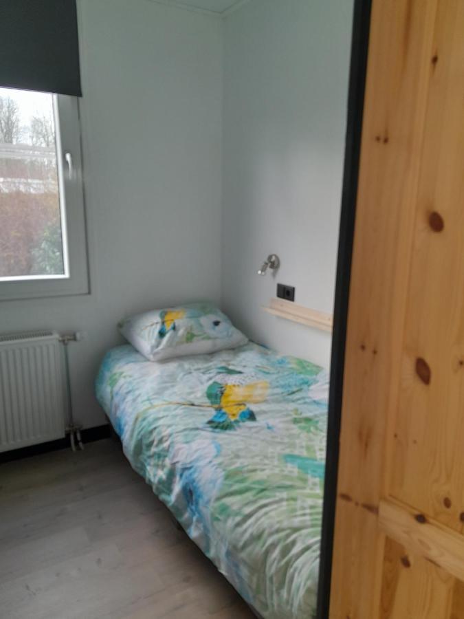 Luxe 5 Persoons Bungalow Op Rustig Vakantiepark Nabij Leeuwarden Dronrijp ภายนอก รูปภาพ