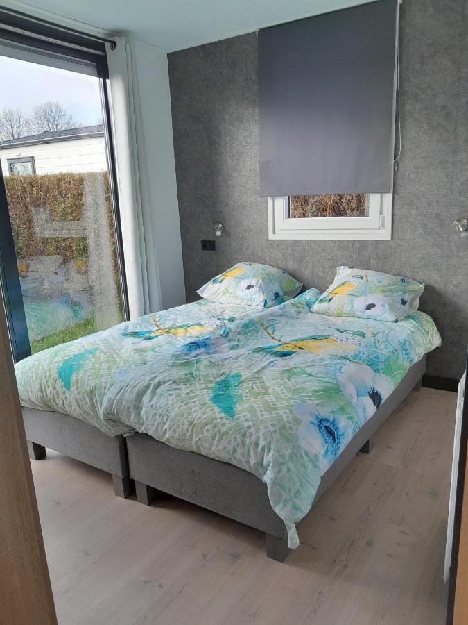 Luxe 5 Persoons Bungalow Op Rustig Vakantiepark Nabij Leeuwarden Dronrijp ภายนอก รูปภาพ