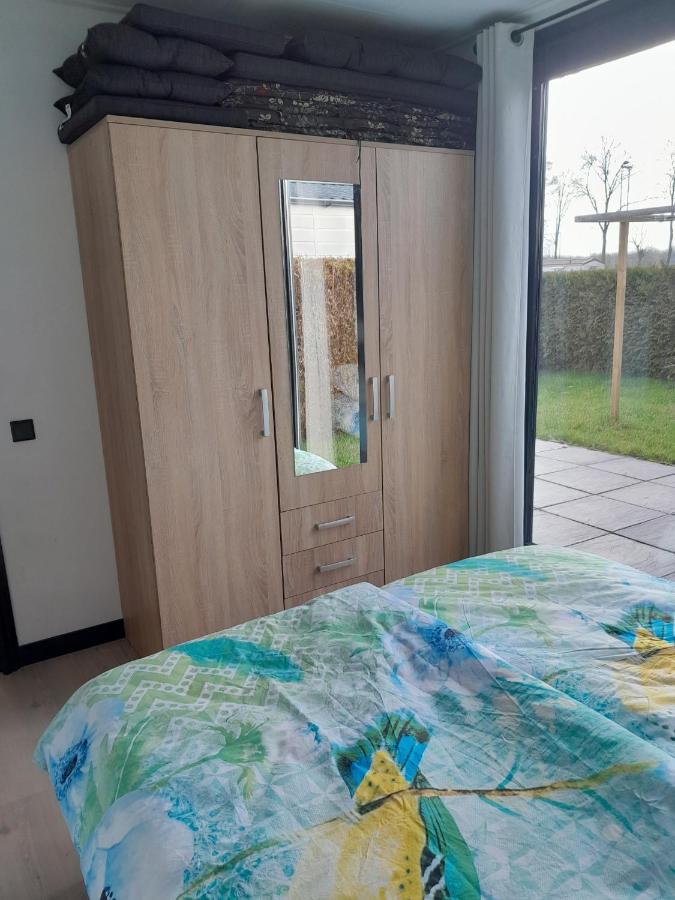 Luxe 5 Persoons Bungalow Op Rustig Vakantiepark Nabij Leeuwarden Dronrijp ภายนอก รูปภาพ